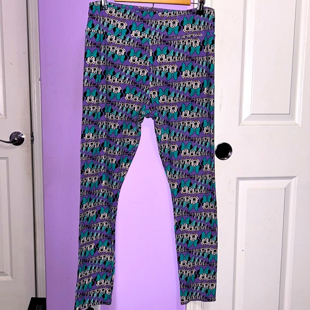 LuLaRoe Tall and Curvy Minnie Mouse all over print leggings